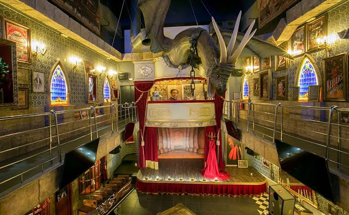 Entrada del Museo de la Magia de Peñíscola