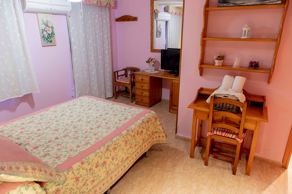 Pensión Chiki Peñíscola - Foto 1